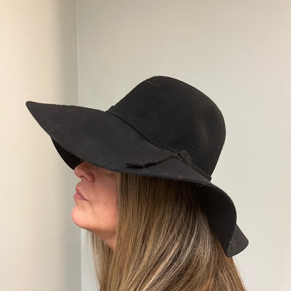 Lucy Black Hat